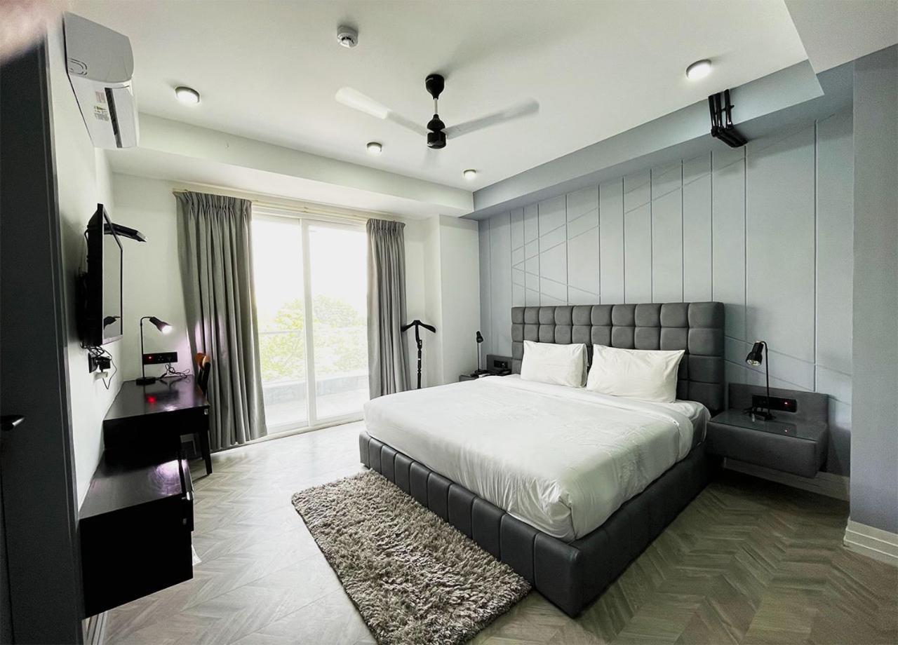 Bedchambers Serviced Apartments - Cyber City グルガウン エクステリア 写真