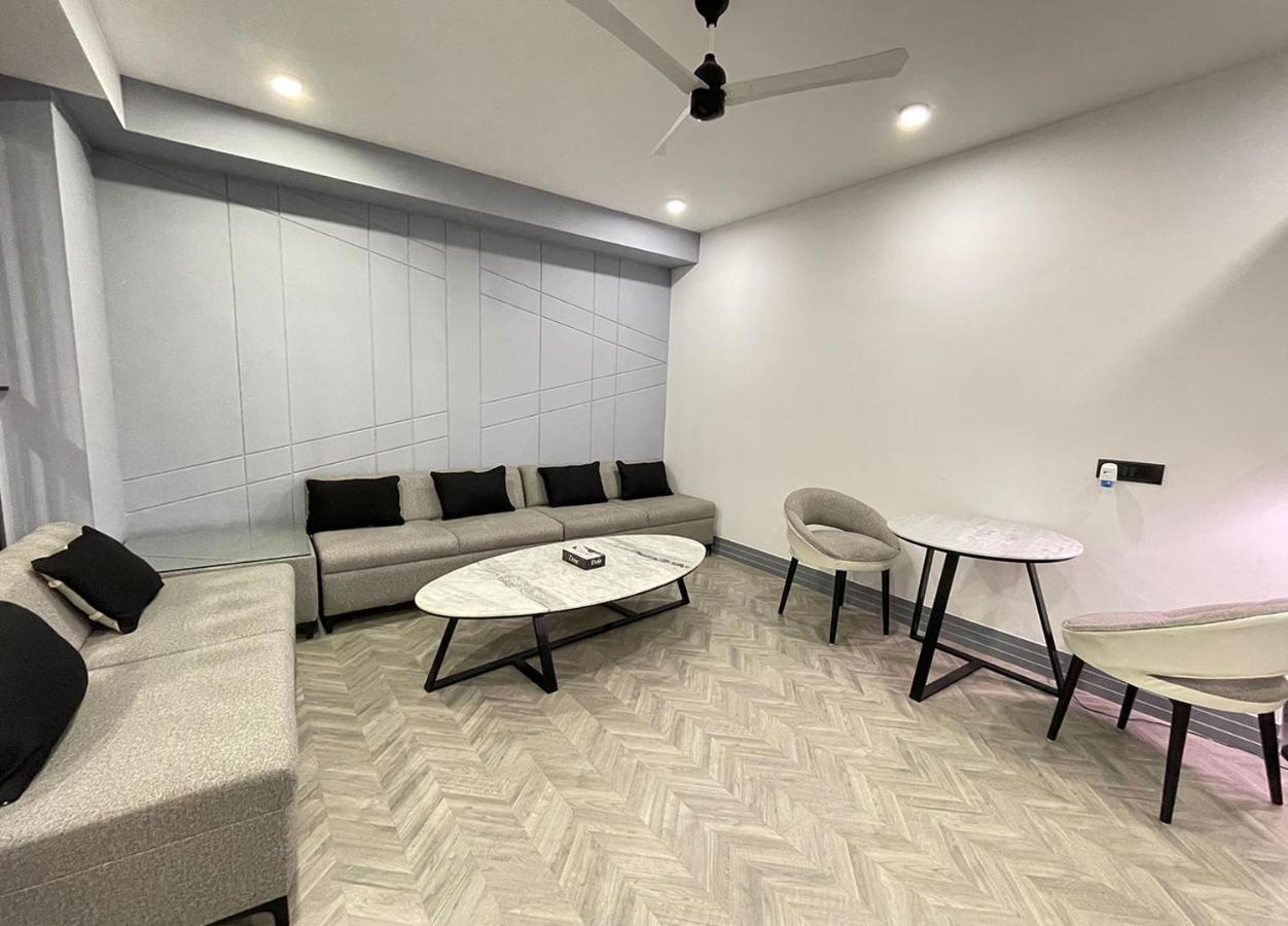 Bedchambers Serviced Apartments - Cyber City グルガウン エクステリア 写真