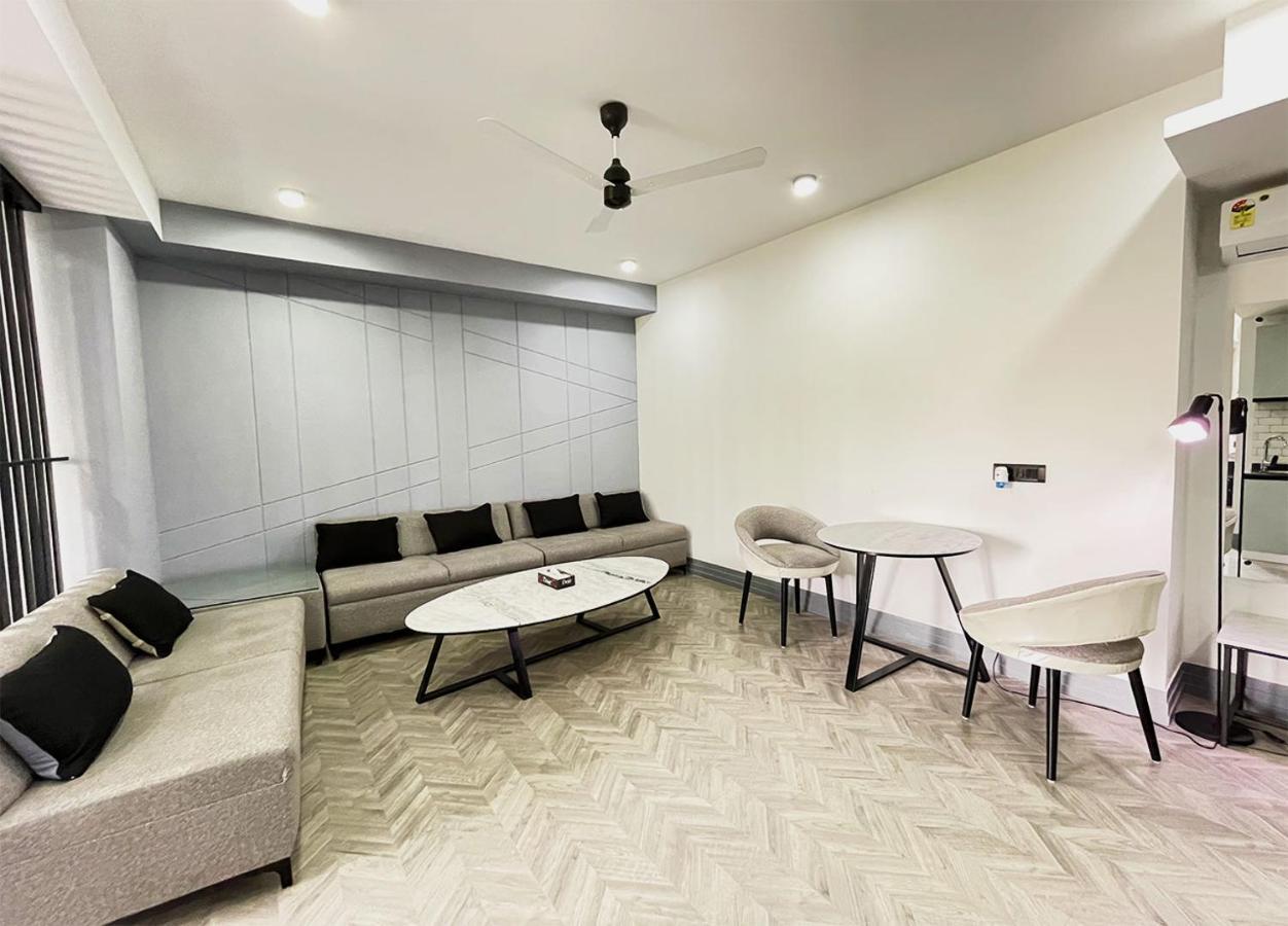 Bedchambers Serviced Apartments - Cyber City グルガウン エクステリア 写真