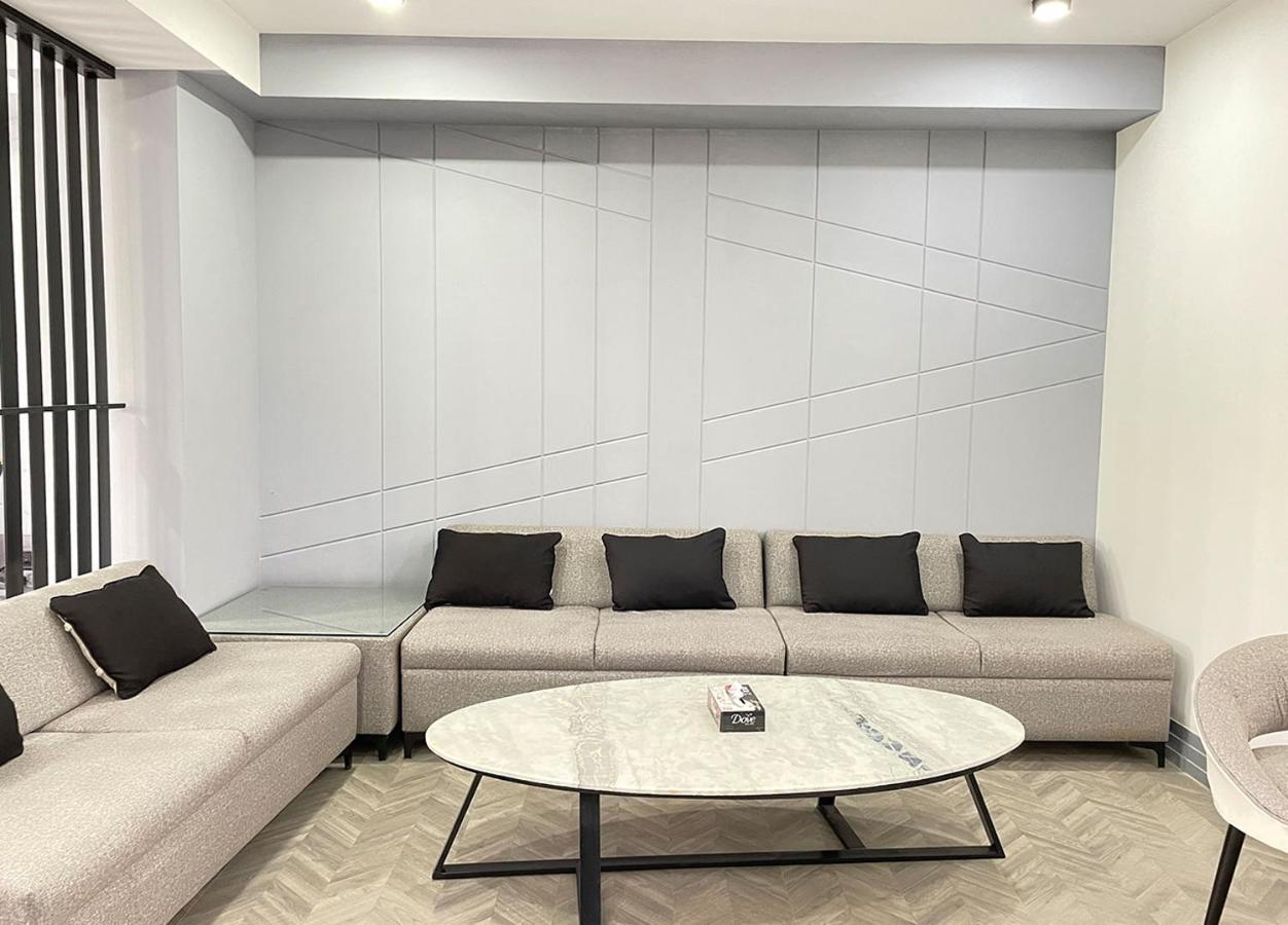 Bedchambers Serviced Apartments - Cyber City グルガウン エクステリア 写真