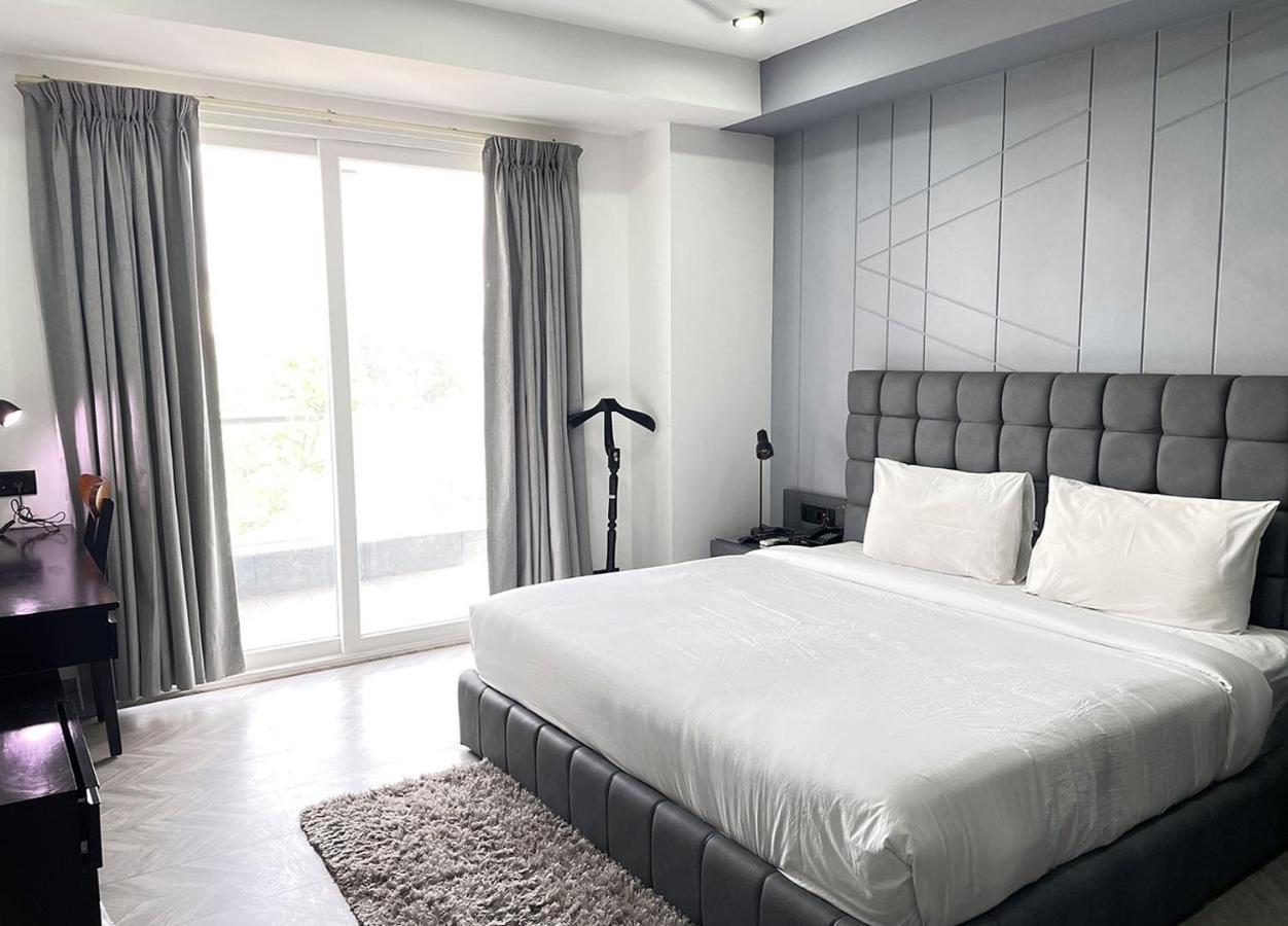Bedchambers Serviced Apartments - Cyber City グルガウン エクステリア 写真