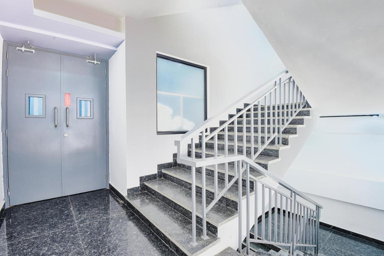 Bedchambers Serviced Apartments - Cyber City グルガウン エクステリア 写真