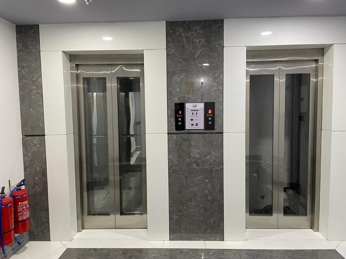 Bedchambers Serviced Apartments - Cyber City グルガウン エクステリア 写真
