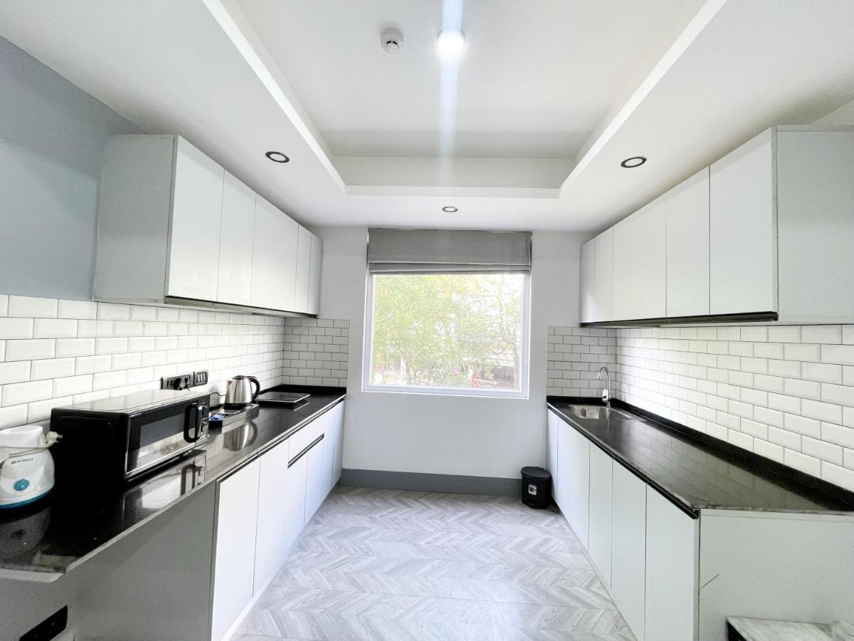 Bedchambers Serviced Apartments - Cyber City グルガウン エクステリア 写真