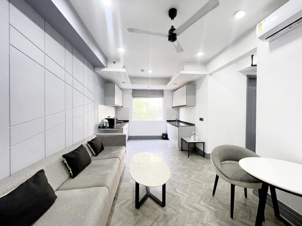 Bedchambers Serviced Apartments - Cyber City グルガウン エクステリア 写真